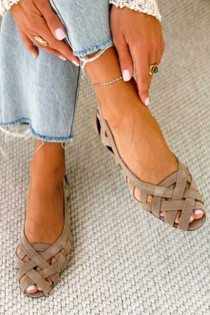 Zariah | Flat, woven cut-out sandals