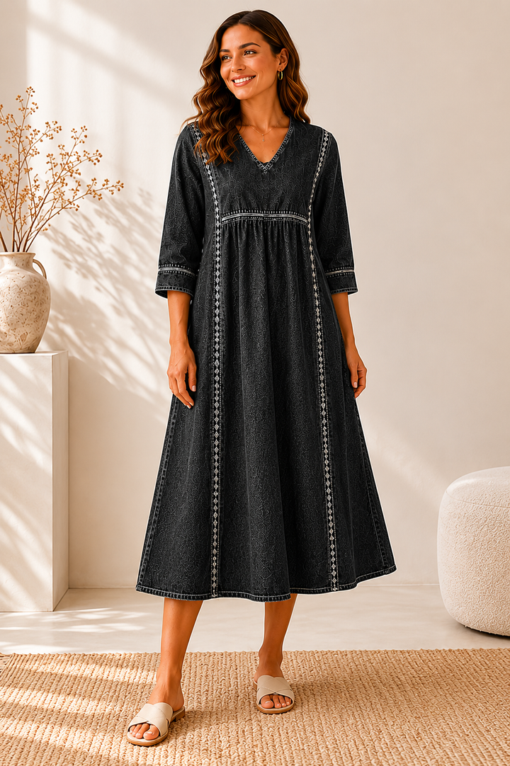 Macey | Long-sleeved denim dress with a round neckline